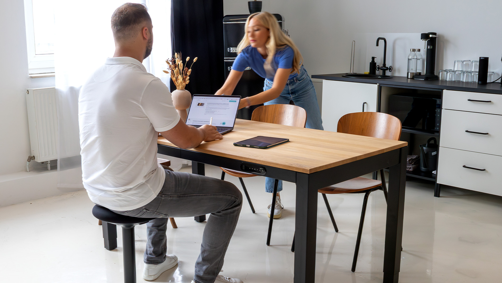 Scrivania PRIMUS a 4 gambe