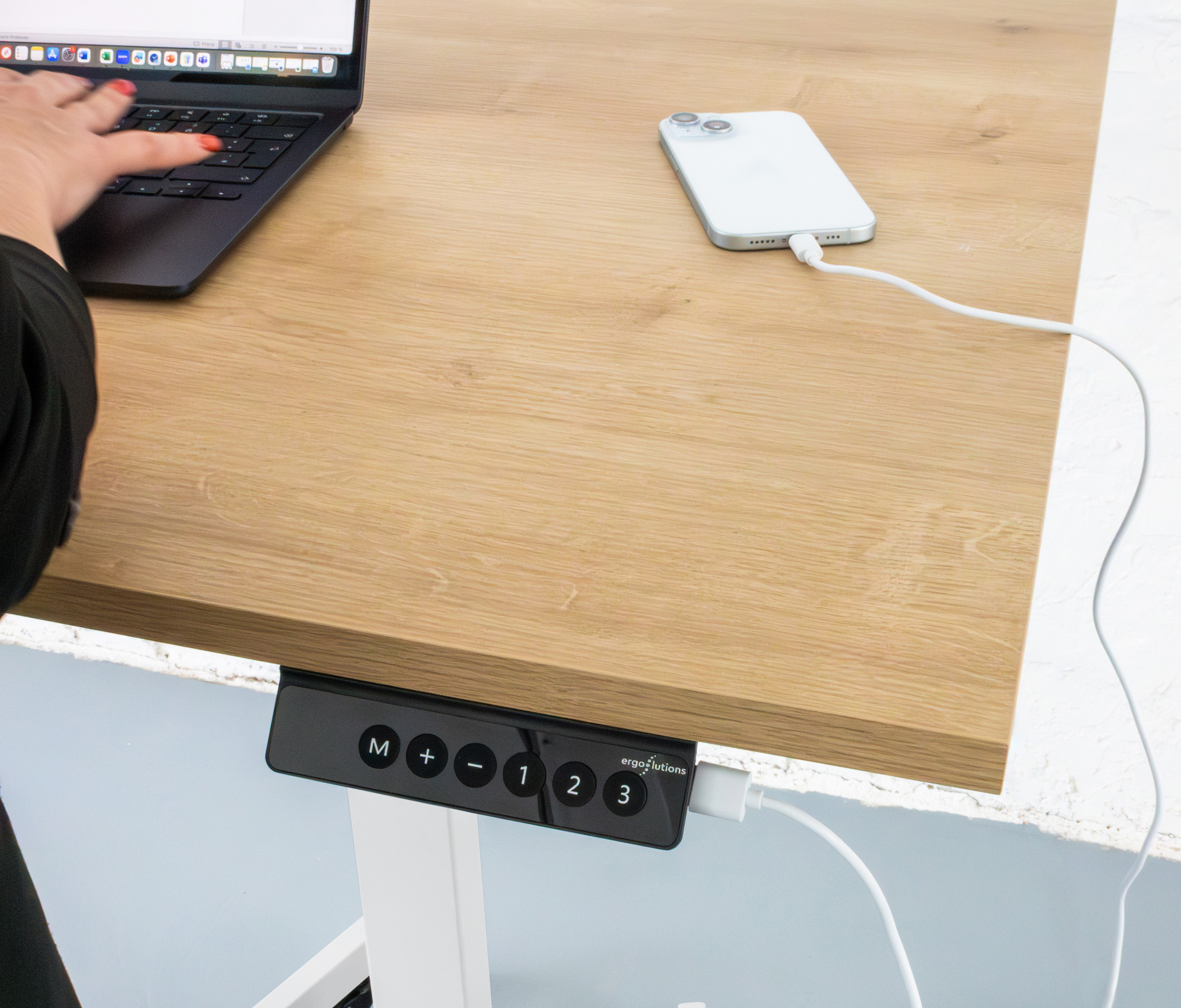 FOKUS Single Schreibtisch Weiß Nussbaum 60x60