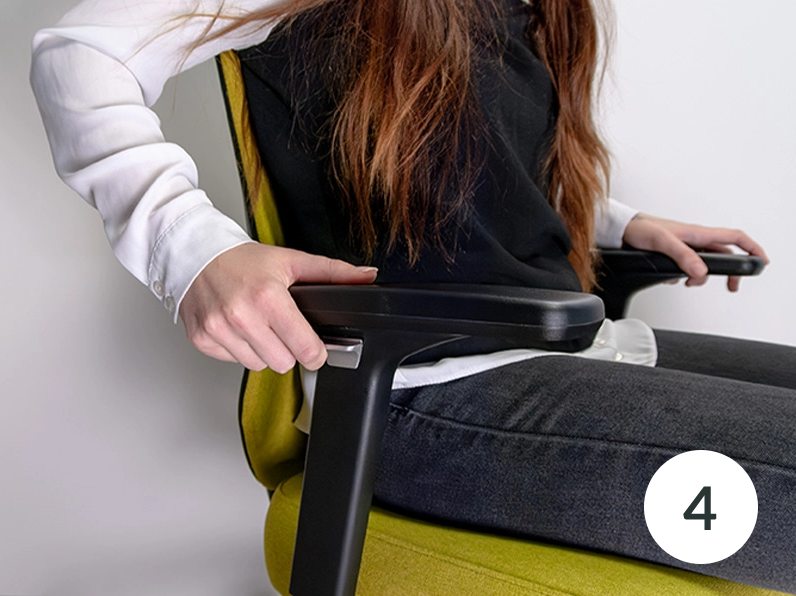 Regolare lo schienale e il poggiatesta