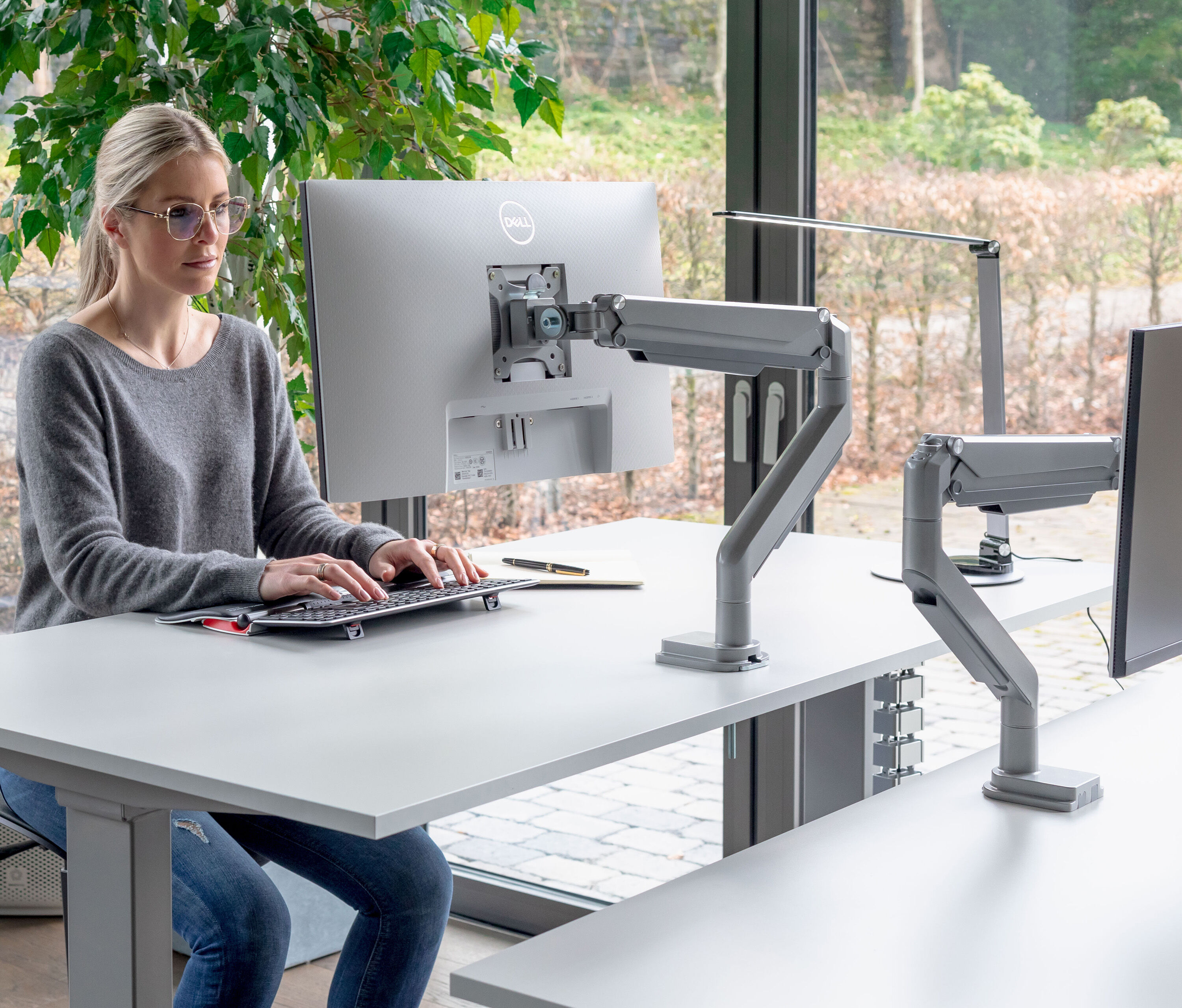 Braccio per monitor con pressione a gas Single - nero