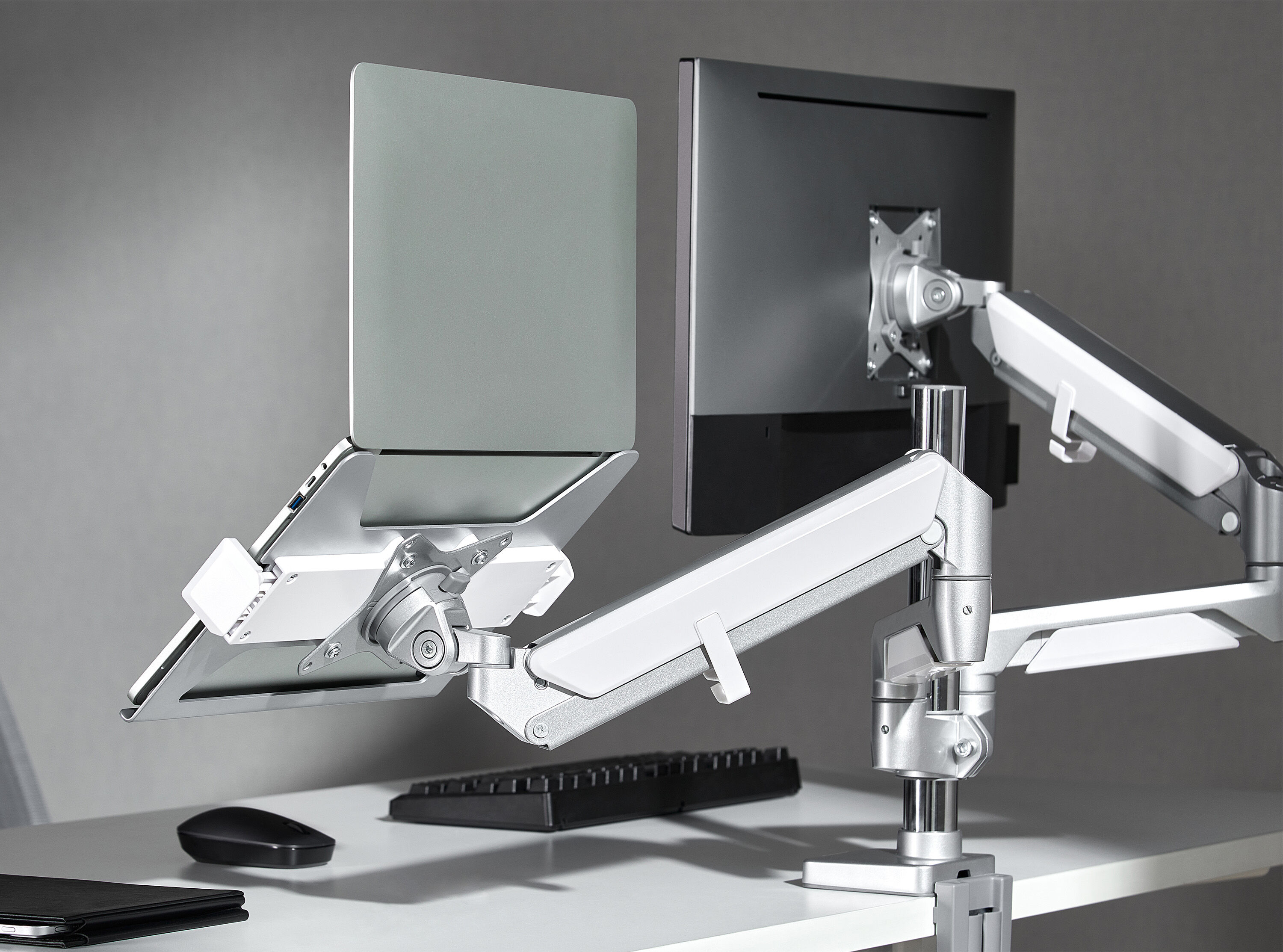 Supporto per laptop per bracci monitor VESA