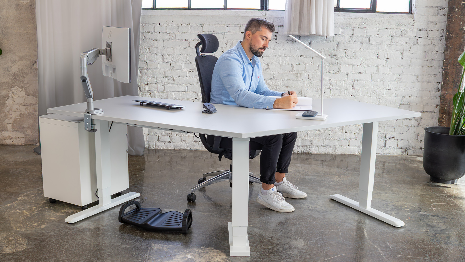 PRIMUS Scrivania angolare a L