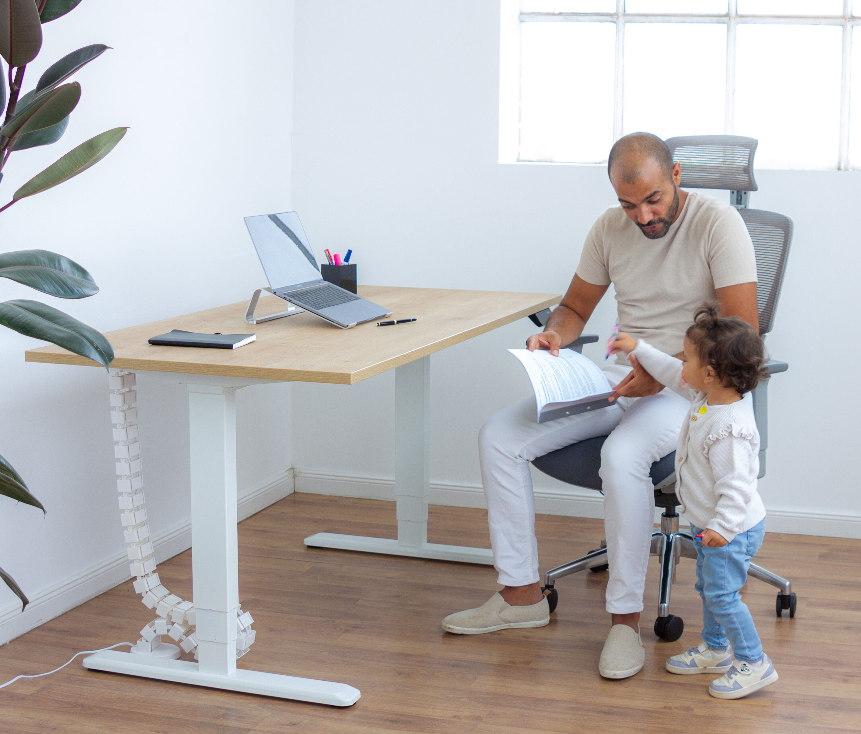 PRIMUS XL Scrivania - Decoro: Bianco top | Struttura: Bianco | Dimensione del piano: 200x100