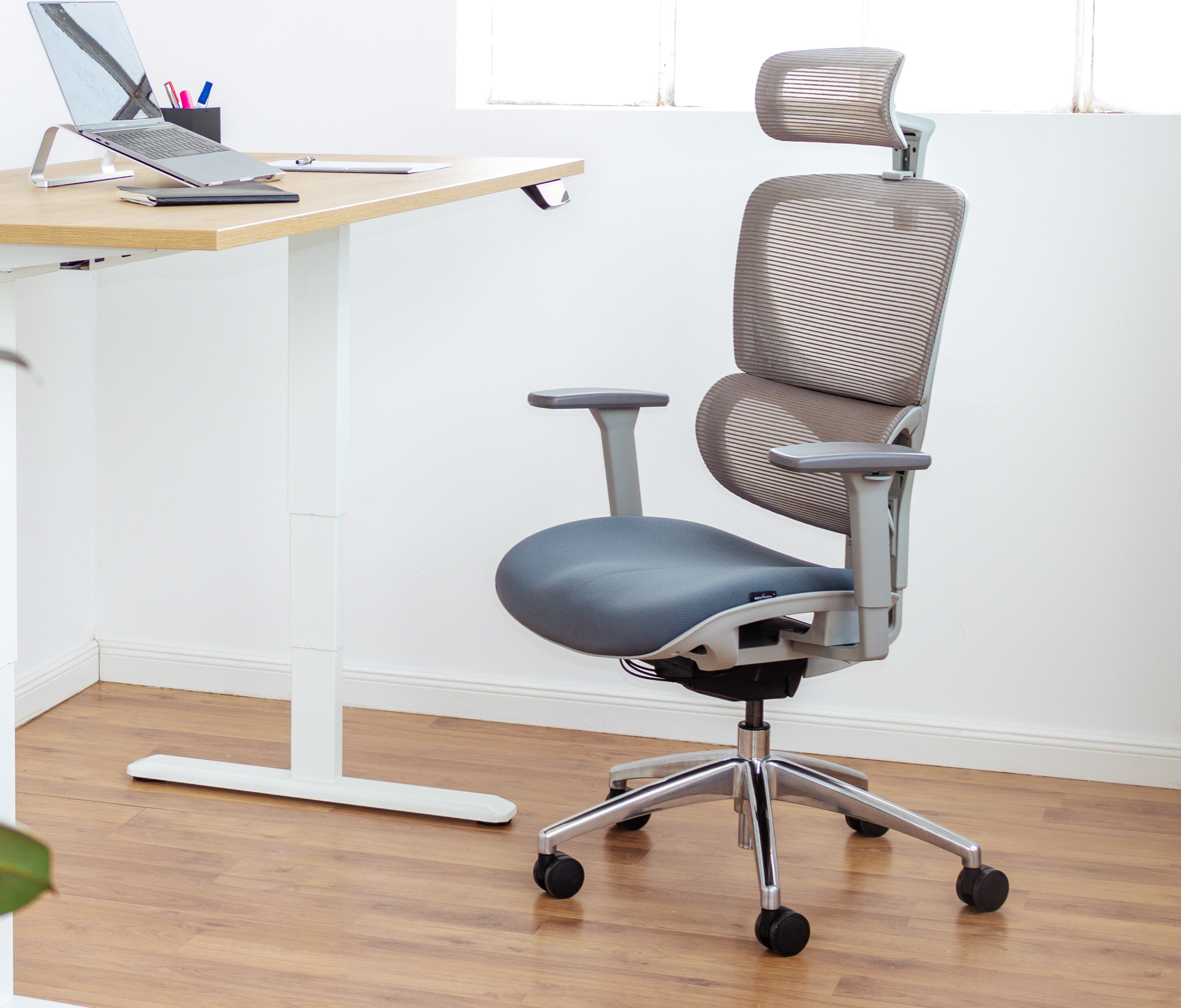 Sedia girevole da ufficio SENTA FX - Colore: Grigio | Molla & Altezza seduta: Bassa, altezza seduta 47 - 58 cm | Base a croce: Alu poliert